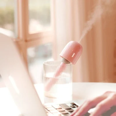the-anywhere-humidifier-987794_800x multitasky portable bottle humidifier at desk