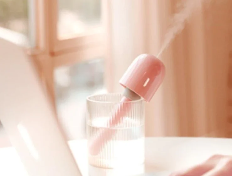 multitasky portable bottle humidifier at desk