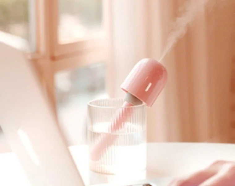 multitasky portable bottle humidifier at desk