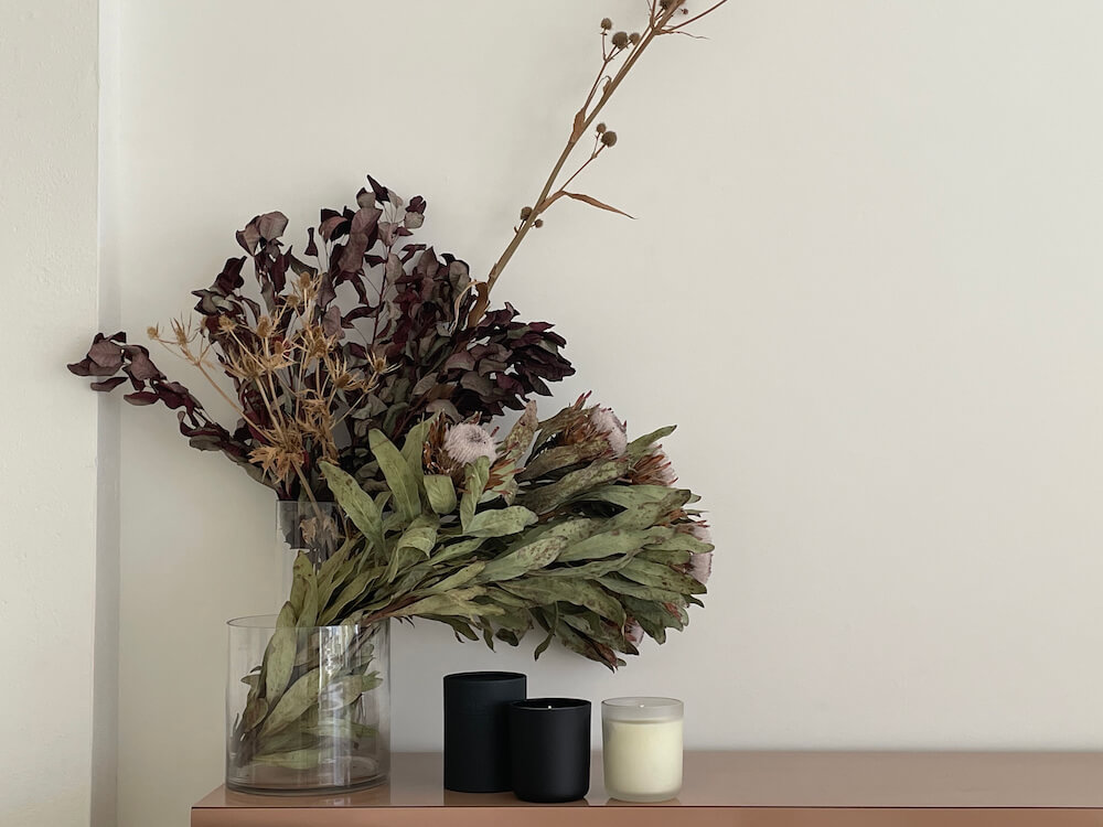 meno-home-meno-home-clean-candles-3 Meno Home Clean Candles Table Setup