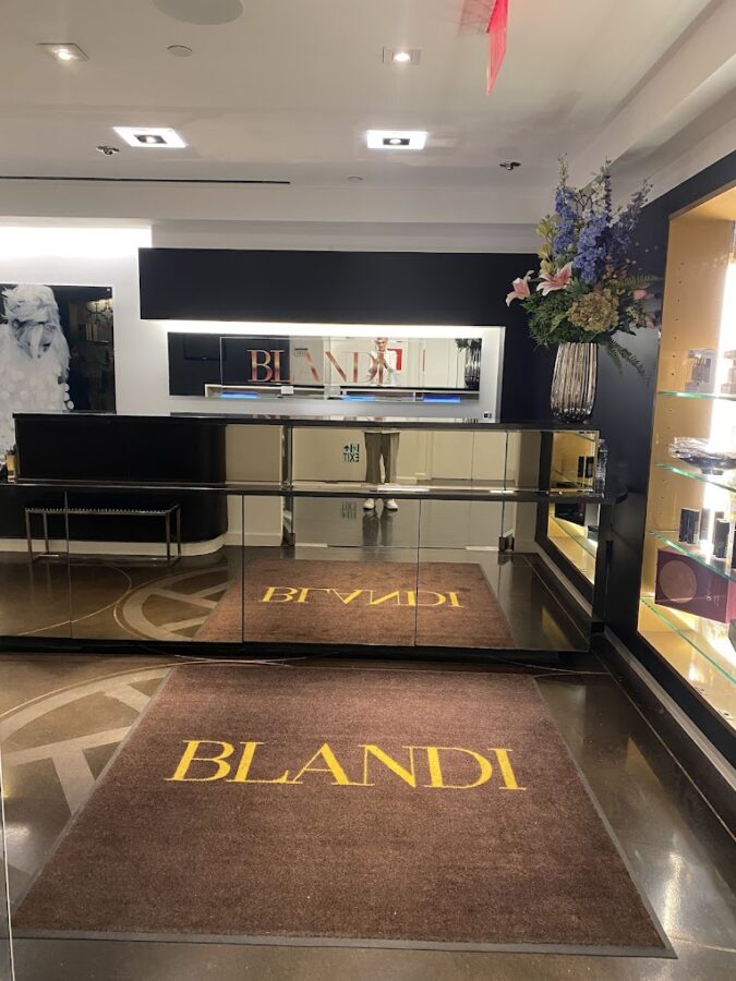 Blandi on 5th hair salon entrance image