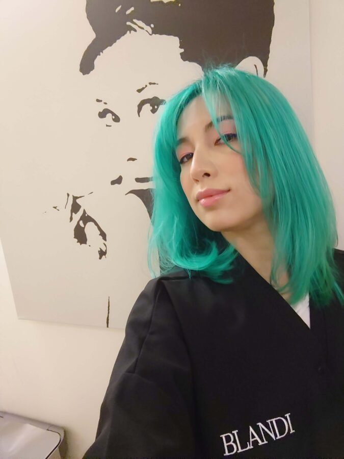 Sophia model keratin complex blandi salon bathroom selfie