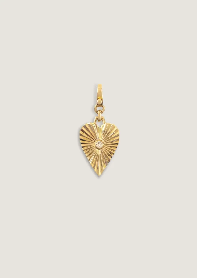 Kinn Heart Shaped Pendant