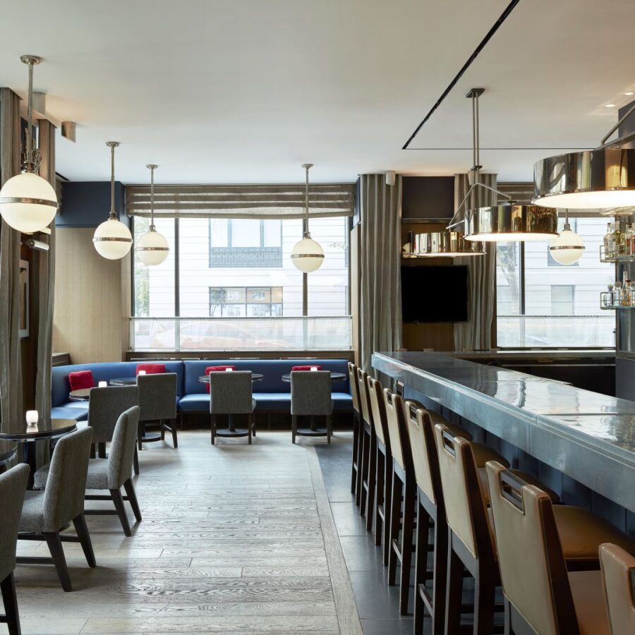 Loews Regency Bar and Grill Bar and Main area