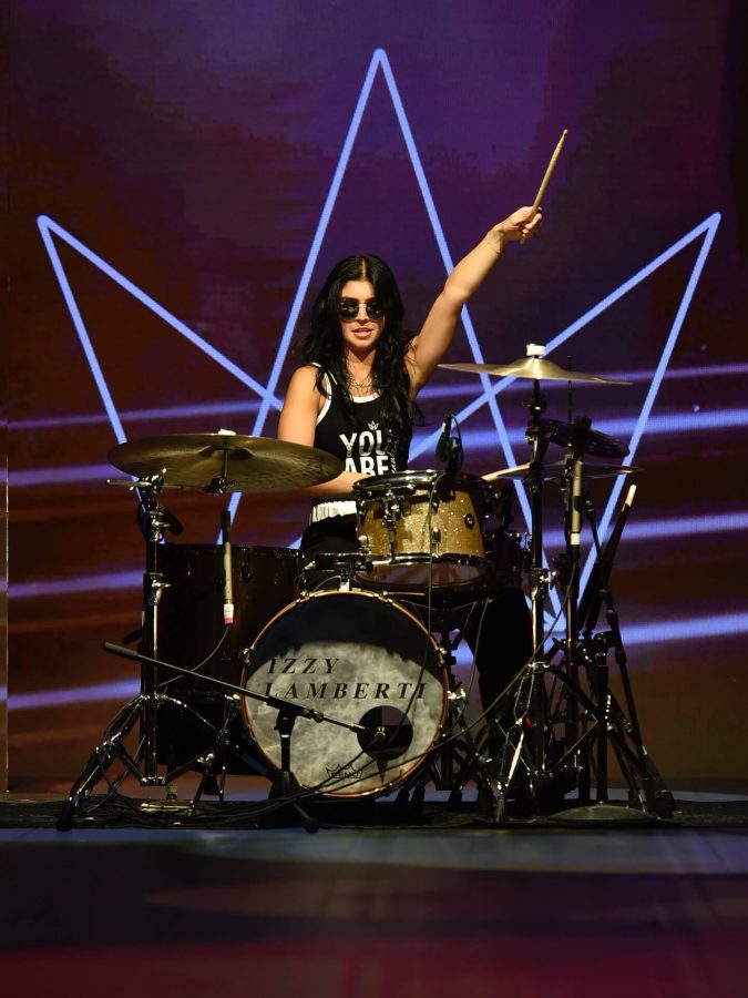 Izzy Lamberti performing for CHICK NYC at Runway 7 NYFW showcase at Sony Hall | Photo from CHICK NYC official Instagram